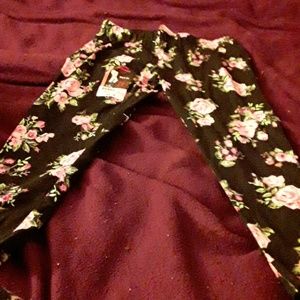 Pair flower leggings